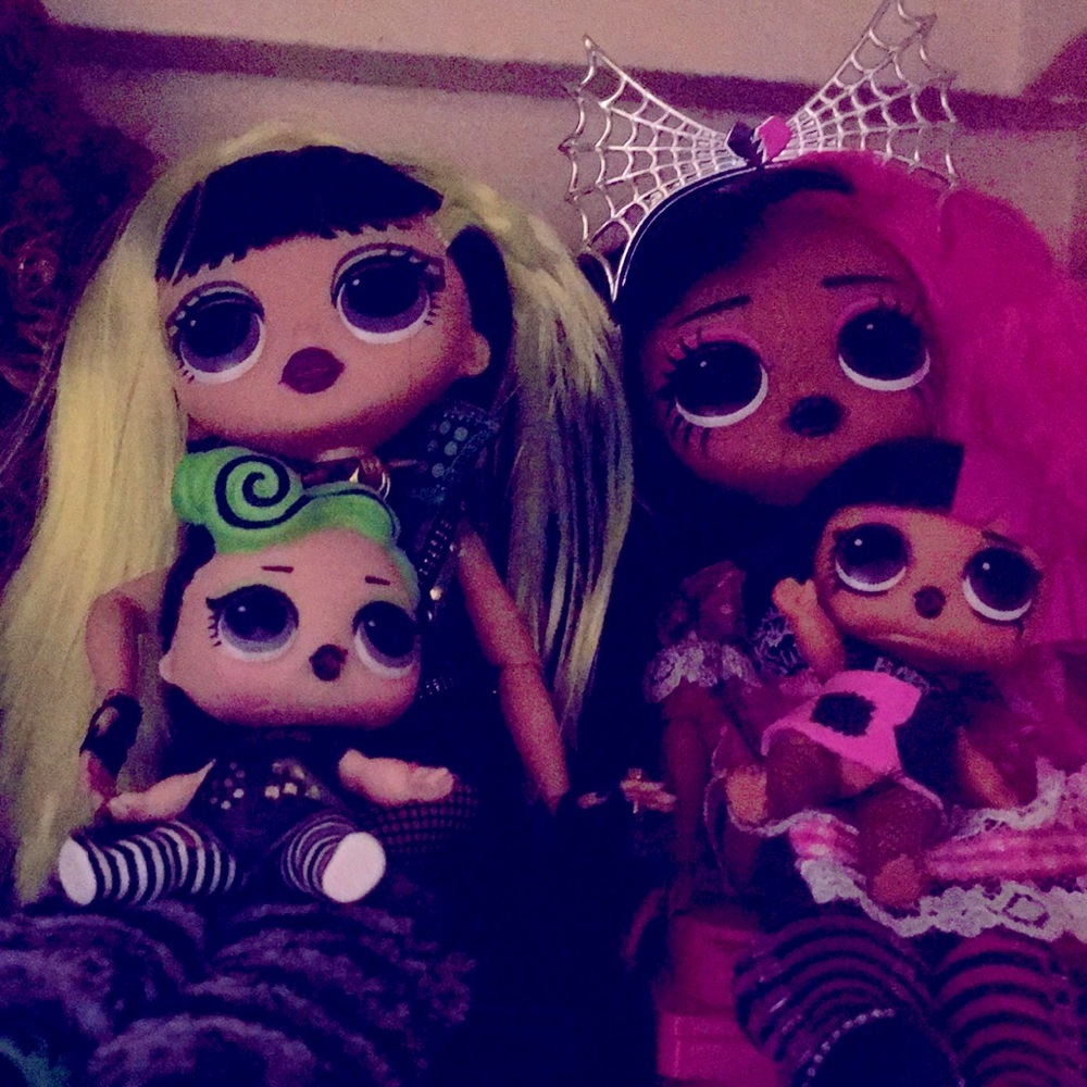 2 lol omg dolls & 2 lol dolls
